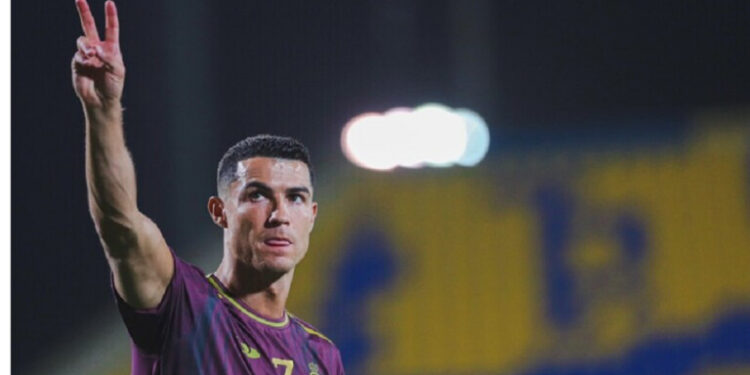 رونالدو يعلق على أنباء انتقال ميسي للدوري السعودي