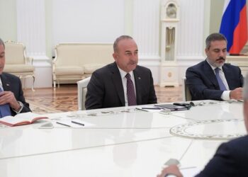 مسؤولين اتراك