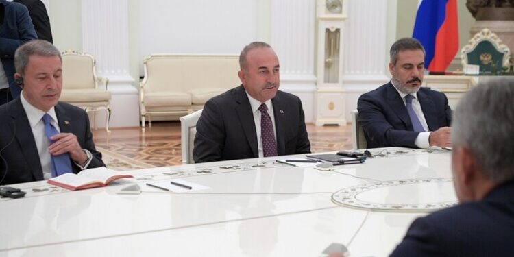 مسؤولين اتراك