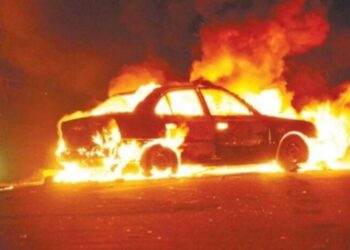 سيارة-تحترق