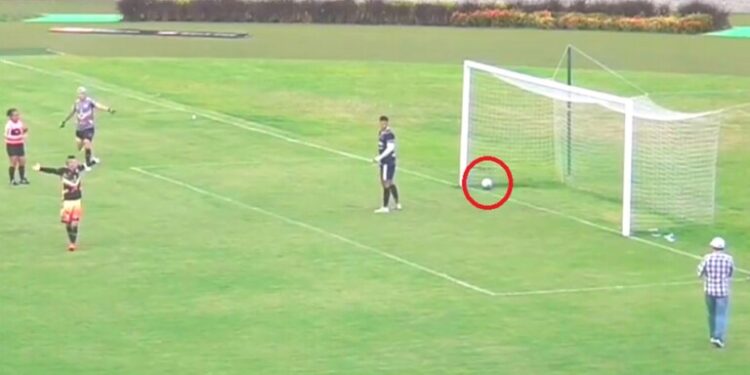 أغرب ضربة جزاء بتاريخ كرة القدم