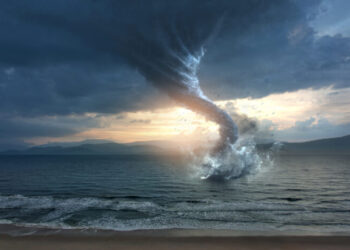 تعرفوا على أقوى 5 أعاصير ضربت سواحل المتوسط عبر التاريخ.. أخرها في ليبيا