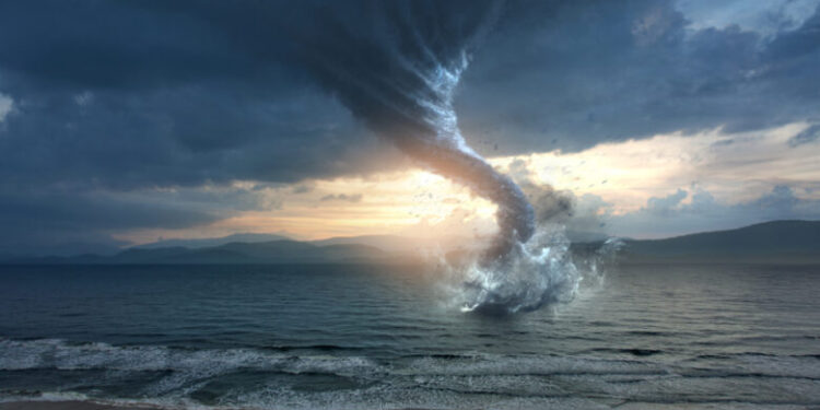 تعرفوا على أقوى 5 أعاصير ضربت سواحل المتوسط عبر التاريخ.. أخرها في ليبيا