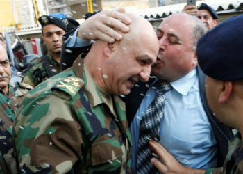 ارتفاع أسهم  قائد الجيش اللبناني