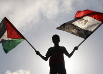 خطة إسرائيلية جديدة لمصر لتوطين أهالي غزة في سيناء.. شطب كافة ديون مصر أمام البنك الدولي