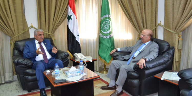 مدير عام أكساد يبحث مع سفير البحرين تطوير التعاون الزراعي