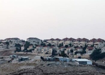 مقالٌ يكشف الكثير… إسرائيل استقدمت عمالاً من هذين البلدين لتفادي الإنهيار