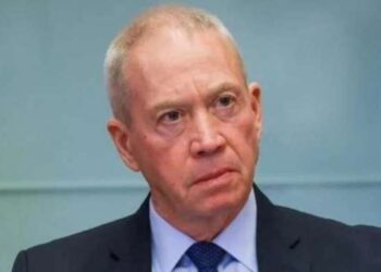 غالانت: إذا أطلقت النيران على إسرائيل من لبنان فالوضع في حيفا لن يكون جيدا لكنه ببيروت سيكون مدمرا