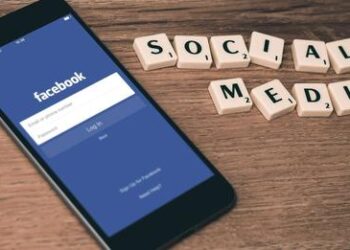 كيف تستخدم الاستخبارات الأمريكية “فيسبوك”؟… موظف سابق يكشف معلومات خطيرة