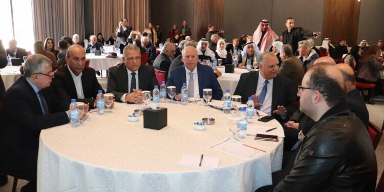 دور الدولة في دعم القطاع الزراعي  عنوان جلسة حوارية جمعت وزير الزراعة و اتحاد الفلاحين  