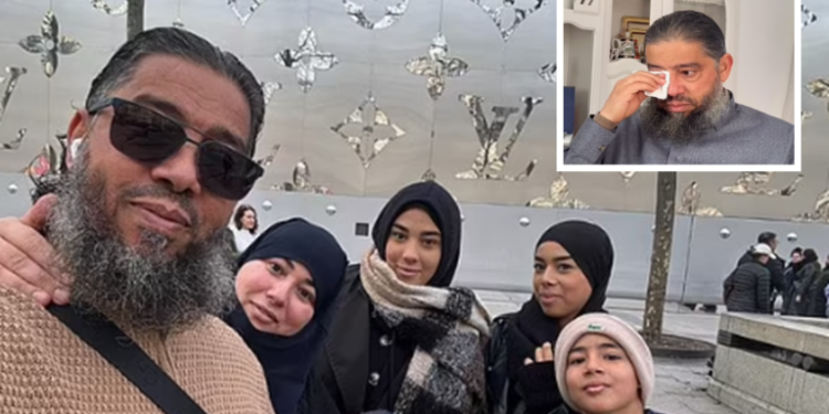 عاش 40 عاما في فرنسا فرحلوه خلال 8 ساعات.. تفاصيل مثيرة عن قضية إمام انتقد الأعلام ثلاثية الألوان
