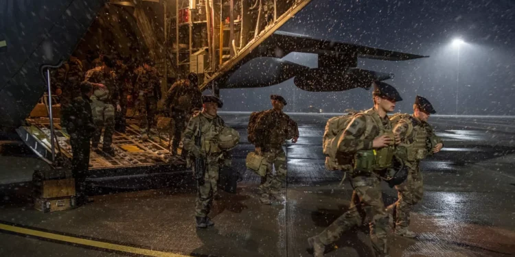 تقرير يكشف خطة بريطانية لإنشاء منطقة عازلة تابعة للناتو حول كييف