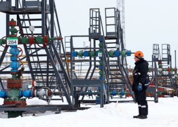 أسعار النفط قرب أعلى مستوى في 6 أشهر وسط تصاعد التوتر في الشرق الأوسط