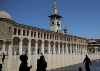 مصادر : قيود على دخول الأجانب إلى المسجد الأموي في دمشق