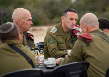 الجيش الإسرائيلي يسيطر على كامل” محور فيلادلفيا باستثناء جزء صغير غربي مدينة رفح