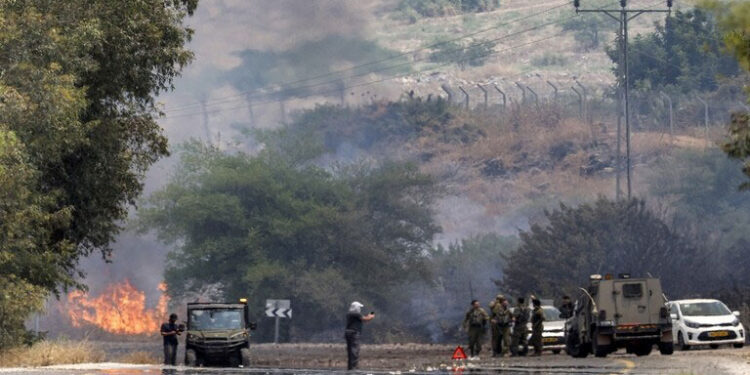 وزير إسرائيلي يهدد بالقضاء على حزب لبناني حال اندلاع “حرب شاملة”