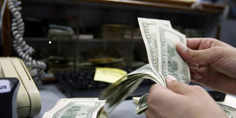 بعدما فقد الثقة بالمصارف… أين يخبئ اللبناني أمواله؟