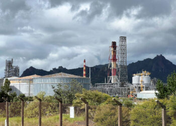 النفط يرتفع بفعل مخاوف التصعيد في الشرق الأوسط وتوقعات خفض الفائدة الأميركية