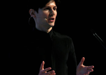 السلطات الفرنسية تعتقل الرئيس التنفيذي لتطبيق «تلغرام»