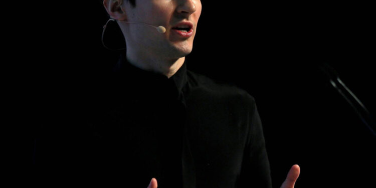 السلطات الفرنسية تعتقل الرئيس التنفيذي لتطبيق «تلغرام»