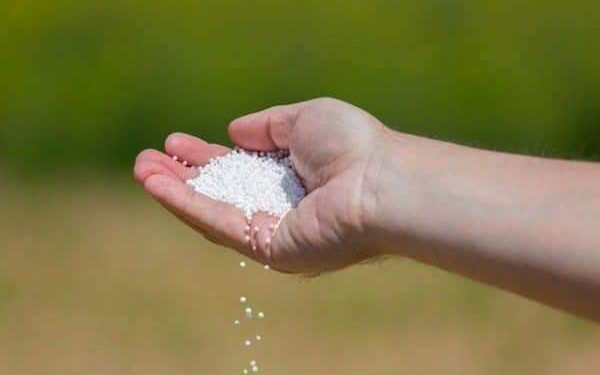 وزارة الزراعة تدعو المزارعين لاستلام الدفعة الأولى من الأسمدة الأزوتية والفوسفاتية