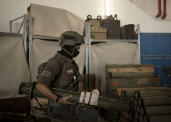 إسرائيل تخوض المعارك البرية على 6 جبهات متزامنة وتقصف ساحل جبل لبنان