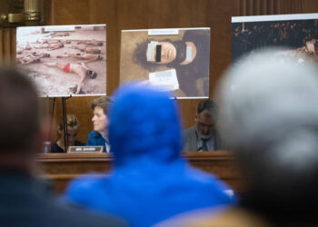 «مهرّب» أرشيف التعذيب السوري يكشف هويته لـ«الشرق الأوسط»