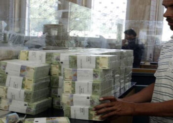 الحكومة السورية تعلن زيادة الرواتب 400%.. كيف سيتم تمويلها؟