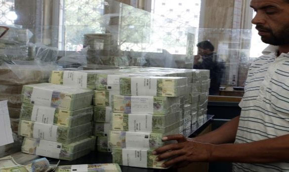 الحكومة السورية تعلن زيادة الرواتب 400%.. كيف سيتم تمويلها؟