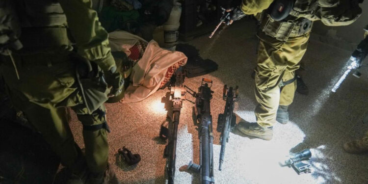 خلال عملية عسكرية في بيت جنّ.. إسرائيل تعلن اعتقال أفراد  بريف دمشق