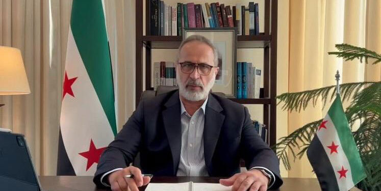 “سورية في خطر”.. معاذ الخطيب ينشر رؤيته لمعالجة “الأزمة السورية” الحالية