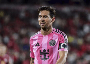 ميسي يحسم مستقبله