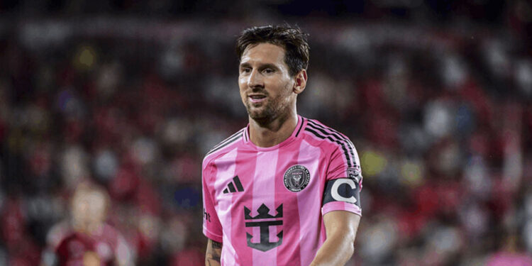 ميسي يحسم مستقبله