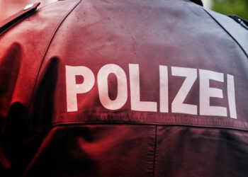 اقتحام متجر مجوهرات سوري في ألمانيا.. احد اللصوص كان متنكّراً بزي امرأة منقبة