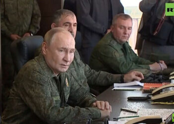 بوتين يعترف: لدينا “700 ” الف مقاتل  على خط التماس في أوكرانيا