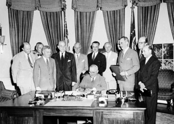 طلاقٌ أوروبي – أمريكي وإستعادة العلاقات الأوروبية مع روسيا