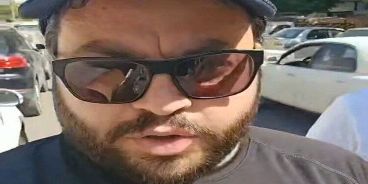 مدوّن إسرائيلي يتناول البوظة في قلب دمشق