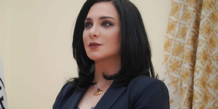 بعد الجدل الكبير.. سلاف فواخرجي توجّه رسالة قاسية للإعلام والحكومة السورية الجديدة