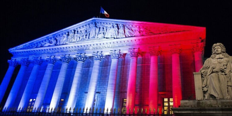 تختنق بالديون : “هاوية مالية” تهدد أحد أكبر اقتصادات أوروبا