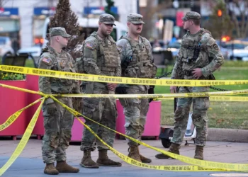 أفغاني يتسبب بـ«إصابات حرجة» لعنصرين من الحرس الوطني قرب البيت الأبيض