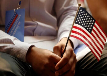 لاول مرة امريكا لم تدرج السوريينِ.. “الهجرة الأمريكية” تعيد النظر في البطاقات الخضراء الممنوحة لأشخاص من 19 دولة