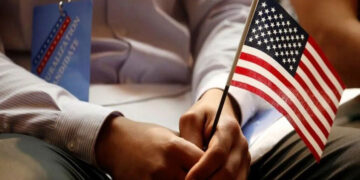 لاول مرة امريكا لم تدرج السوريينِ.. “الهجرة الأمريكية” تعيد النظر في البطاقات الخضراء الممنوحة لأشخاص من 19 دولة