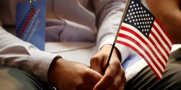 لاول مرة امريكا لم تدرج السوريينِ.. “الهجرة الأمريكية” تعيد النظر في البطاقات الخضراء الممنوحة لأشخاص من 19 دولة