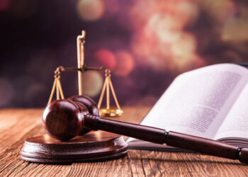 التعاطي للشعوذة بين الشريعة والقانون الوضعي.