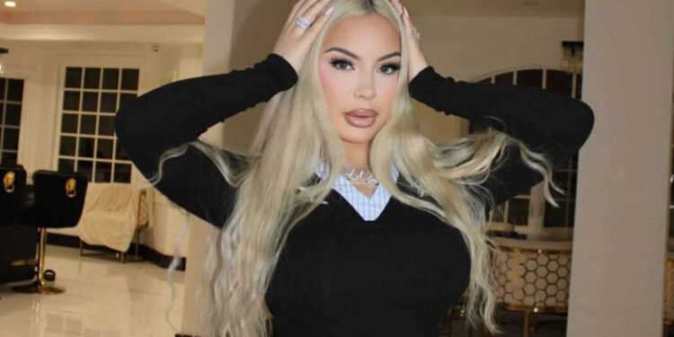 مقتل المغنية DELAROSA في “كمين” إطلاق نار بلوس أنجلوس