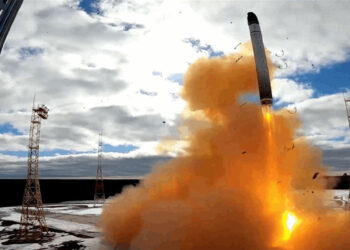 العالم على حافة الهاوية.. هل دخلت واشنطن وموسكو مرحلة “الرعب النووي”؟