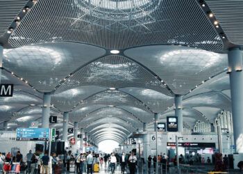 خلال أسبوع واحد… مطار إسطنبول يتصدّر أوروبا بـ1444 رحلة يوميًا