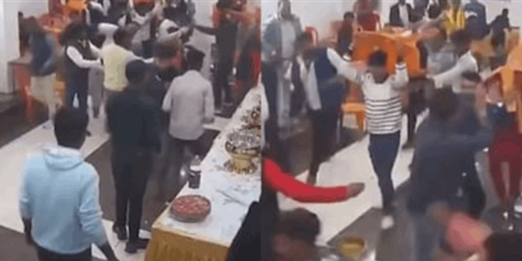 بسبب الحلوى.. زفاف تحوّل إلى حلبة مصارعة بين أهل العريس والعروس (فيديو)