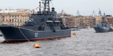 أسطول بوتين الخفي أنقذ روسيا.. تقرير يتكلم عنه