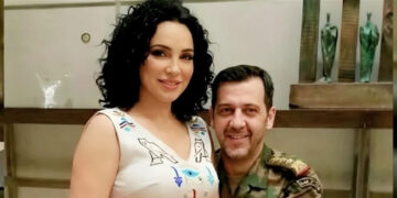 صورة سلاف فواخرجي مع ماهر الأسد تُثير ضجّة كبيرة.. ما حقيقتها؟